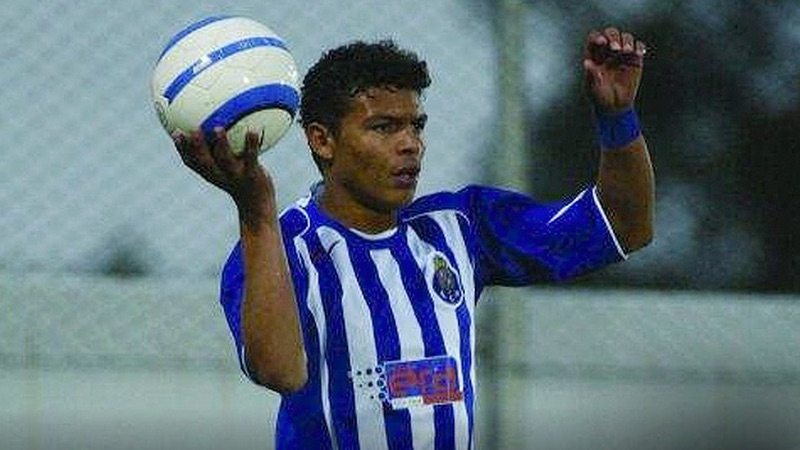 Có nhiều người không biết, cầu thủ Thiago Silva đã từng thất bại trong thời gian đấu sự nghiệp Có nhiều người không biết, cầu thủ Thiago Silva đã từng thất bại trong thời gian đấu sự nghiệp